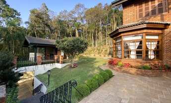 Imagem 3: Casa de condomínio sobrado para aluguel e venda possui 568 metros quadrados com 4 quartos