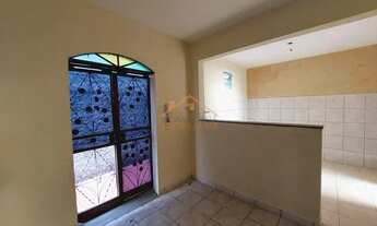 Imagem 2: Casa com quintal sendo 3 quartos 01 vaga de garagem no Bairro Eldorado