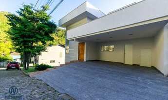 Imagem 2: Casa Duplex em condomínio de alto padrão próximo ao centro