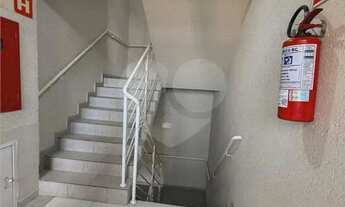 Imagem 3: Imóvel para venda possui 54 metros quadrados com 2 quartos em Capão Raso - Curitiba - PR