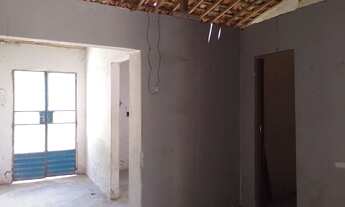 Imagem 4: Vendo casa com área para construir!