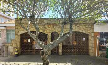 Imagem 6: Casa terreá para locação em frente a uma praça bem tranquila e com vigia 24 horas