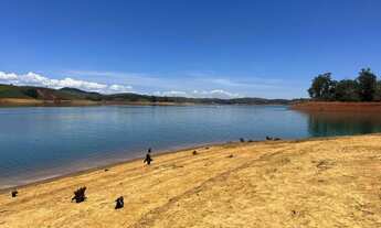 Imagem 2: Oportunidade Única: Terreno Pronto para Construir