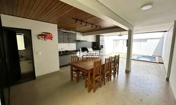 Imagem 2: Casa no condomínio Splendido disponível para venda no bairro Laranjeiras em Uberlândia-MG