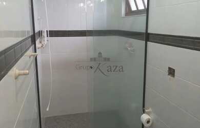 Imagem 7: Oportunidade - Casa em Condomínio - Condomínio Jardim das Colinas - 5 Dormitórios - 310m²