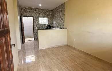 Imagem 2: CASA COM PISCINA E 2 QUARTOS COM 80 MIL DE ENTRADA Á 10 MINUTOS DAA PRAIA !!!