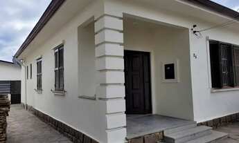 Imagem 2: Casa para aluguel possui 150 metros quadrados com 3 quartos em Passo da Areia - Porto Aleg