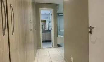 Imagem 6: Cond. Coral Gables. Alugo Apto Mobiliado com 132m2, 3 suites, sala para 2 ambientes e 2 va