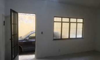 Imagem 2: Kit net ao lado da estação trem costa barros