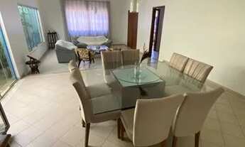 Imagem 4: Térrea para aluguel e venda possui 369 metros quadrados com 4 quartos