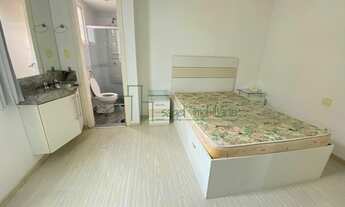 Imagem: Flat com piscina e vaga de garagem para