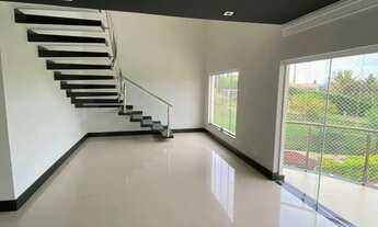 Imagem 4: Descubra o luxo e a tranquilidade em uma casa espetacular no Portal do Sabiá