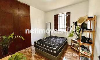 Imagem 7: Casa de 4 Quartos com Amplo Lote e Jardim no Bairro Santa Inês