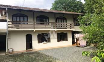 Imagem 4: Casa com 1 suíte e mais 2 quartos à venda no bairro Glória em Joinville, de R$ 790.000.00