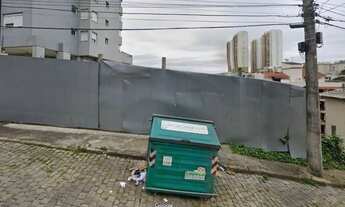 Imagem: Terreno Padrão com 4 Dormitorio(s) localizado(a)