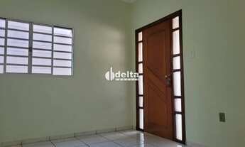 Imagem 6: Casa residencial disponível para venda no bairro Santa Rosa em Uberlândia-MG