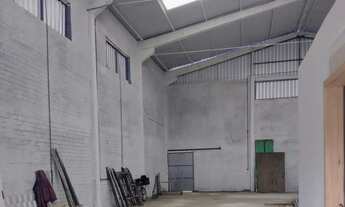 Imagem 3: Pavilhão Amplo e Bem Localizado para Venda ou Locação no Passo das Pedras