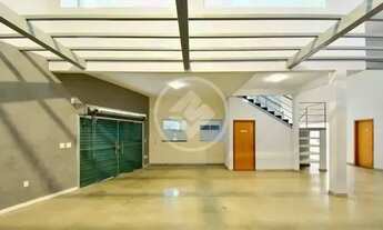 Imagem 2: Excelente Galpão Comercial - PRÓX. ANEL VIÁRIO LOCAÇÃO OU VENDA Imóvel de esquina, totalme