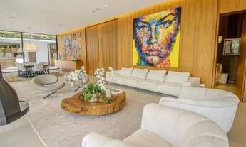 Imagem 2: Localização privilegiada de esquina em Alameda tranquila!