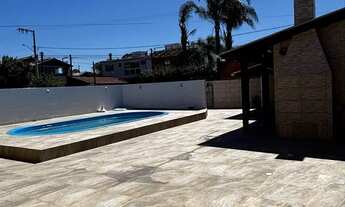 Imagem: Casa com piscina, 3 quartos, 2 banheiros