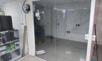 Imagem 5: Galeria na tijuca loja na frente