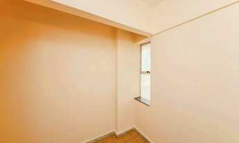 Imagem 6: Apartamento espaçoso com varanda para venda