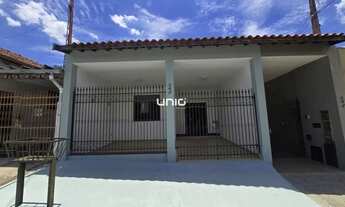 Imagem: Casa com 3 quartos para alugar no bairro