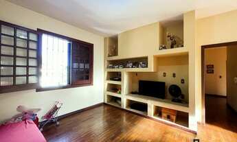 Imagem 6: Casa para venda tem 215 metros quadrados com 3 quartos em Santa Amélia - Belo Horizonte