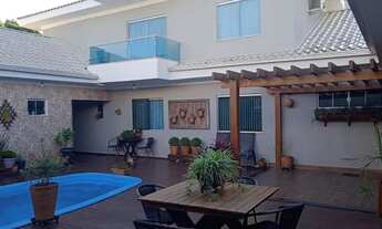 Imagem 3: Sobrado para venda possui 400 metros quadrados com 5 quartos