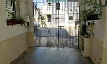 Imagem 2: Casa com 1 dormitório, cozinha, banheiro, área de serviço, 1 vaga de garagem