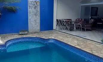 Imagem: Casa com piscina no bairro Cidade Comercial