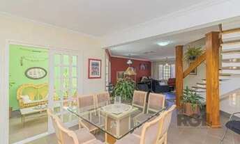 Imagem 3: Casa em Porto Alegre, no bairro Ipanema, com 4 dormitório(s), e 4 banheiros, par