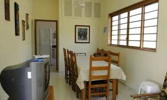 Imagem 3: Aluga-se casa térrea a meio quarteirão da praia para o Natal em Ubatuba!