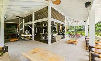 Imagem 3: Casa de condomínio para venda tem 832 metros quadrados com 4 quartos