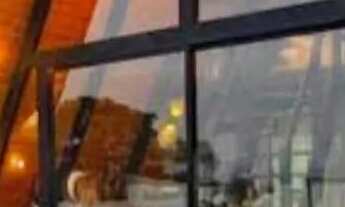 Imagem: Terreno em mar vermelho