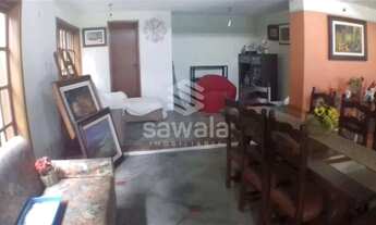 Imagem: Casa à venda com 450,00m² e 4 quartos