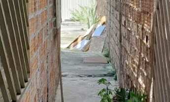 Imagem 6: Casa bem localiza na Guanabara, com dois quartos, cozinha,área de lavagem, quintal