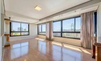 Imagem 3: Imóvel para venda possui 104 metros quadrados com 3 quartos em Menino Deus - Porto Alegre