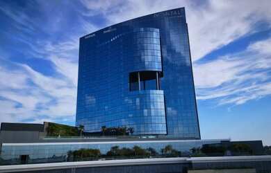 Imagem 2: Sala Comercial com Vista Panorâmica Excepcional