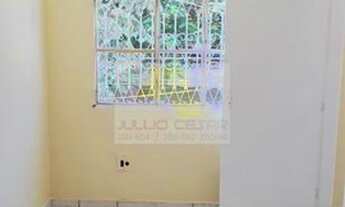 Imagem: Ótima casa duplex vazia proximidades de