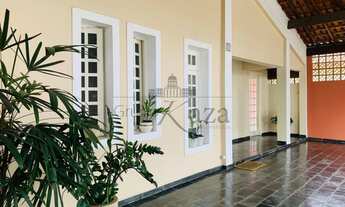 Imagem 3: Casa com Edícula na Vila Industrial - 4 Dormitórios - 190m²