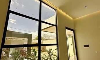 Imagem 7: Casa linda com piscina, bem localizada para venda!