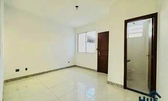 Imagem 5: Casa Duplex com Entrada Individual com 2 Quartos com Armários e 1 Vaga no Bairro Santa Amé