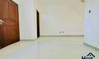 Imagem 4: Casa Duplex com Entrada Individual com 2 Quartos com Armários e 1 Vaga no Bairro Santa Amé