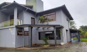 Imagem: Casa à venda por 905.000,00 no bairro Centro