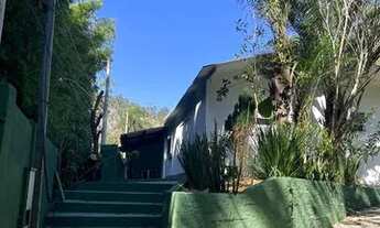 Imagem 4: Linda casa espaçosa em chácara ensolarada em meio a natureza