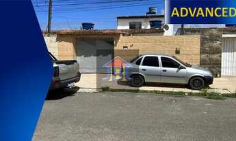 Imagem: Casa em Rua Pública no Graciliano Ramos