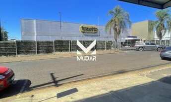 Imagem 3: Sala comercial em frente ao Tozetto Nova Rússia