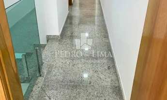 Imagem 7: Sobrado Frontal na Vila Esperança conta com três dormitórios, uma suíte e quatro vagas na