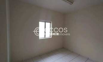 Imagem 4: Casa comercial para aluguel, 3 quartos, CENTRO - ARAGUARI/MG